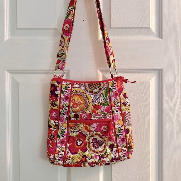 Vera Bradley Mini Mouse Bouncing Blooming Bouquet Crossbody Mailbag Tote - Picture 5 of 6